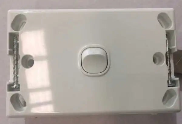 30511NLS Horiztonal Single Gang Light Switch 10Amp 250V
