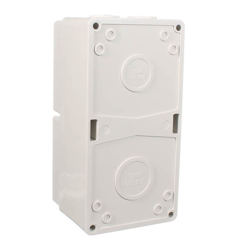 NLS 4 PIN SWITCHED SOCKET OUTLET IP66