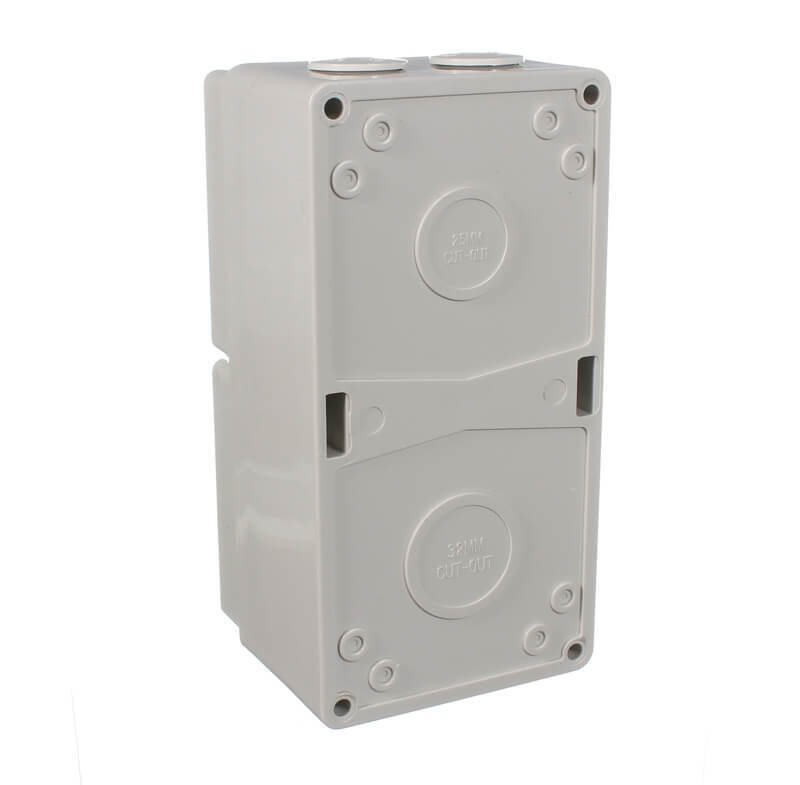 NLS 5 PIN SWITCHED SOCKET OUTLET IP66