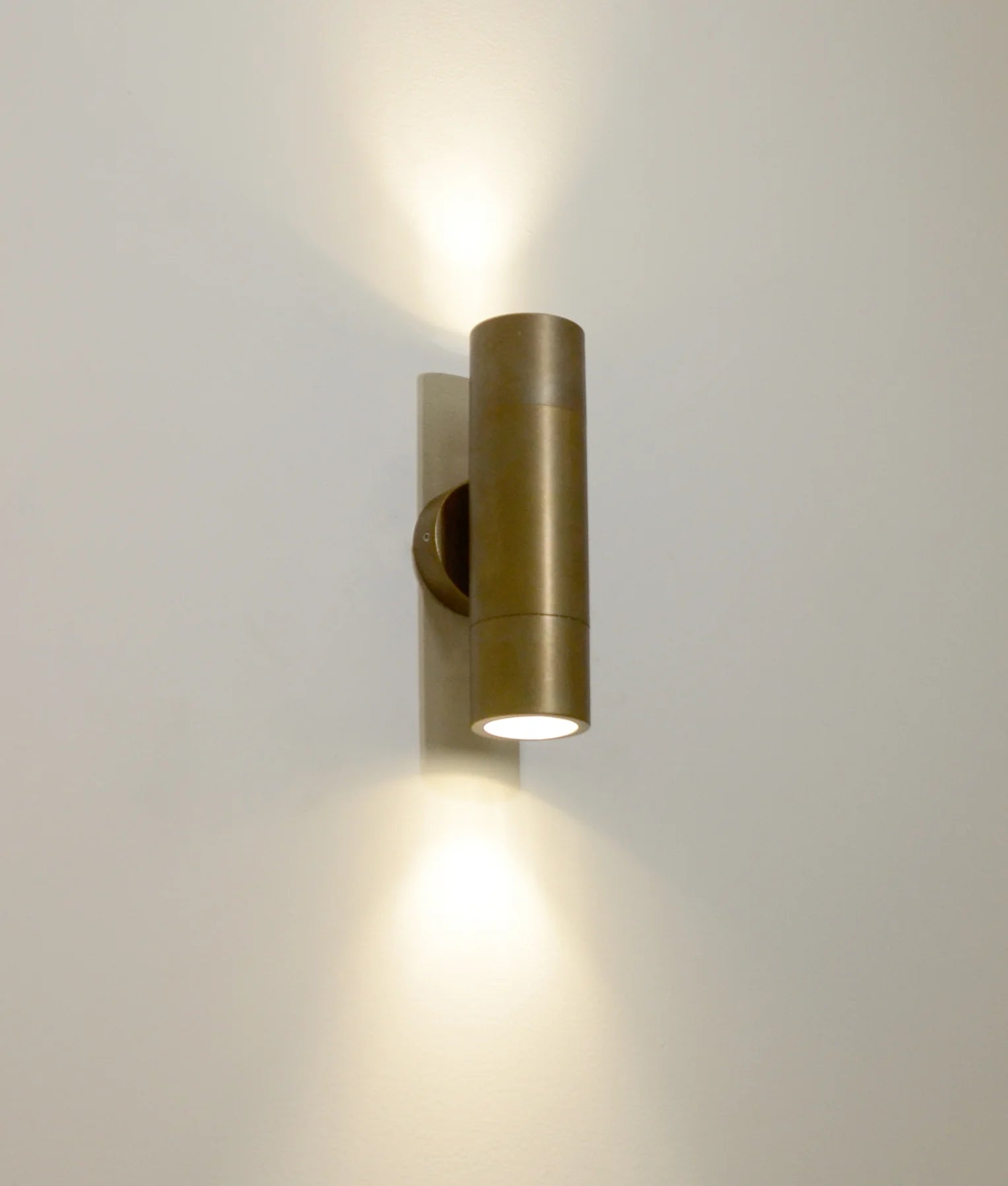 CLA UP/DOWN BRASS WALL PILLAR LIGHT